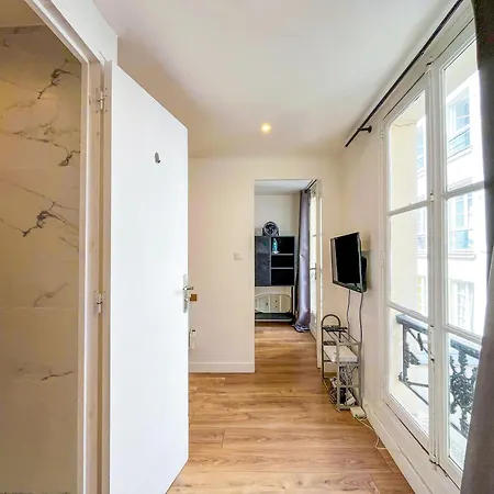 148 - Urban In Paris